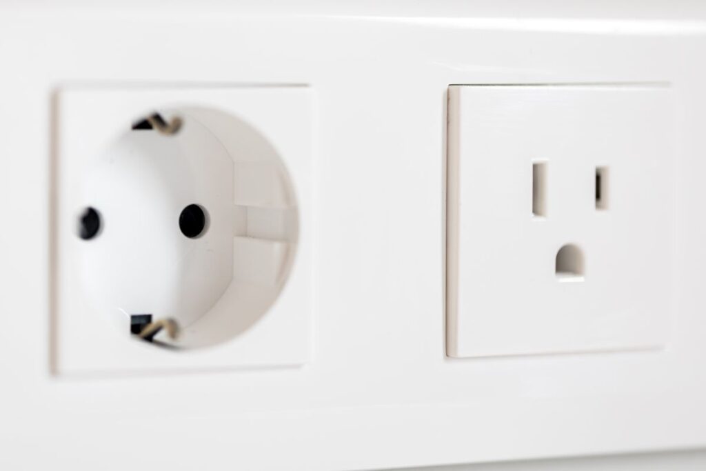 Power Outlets in EU and USA
